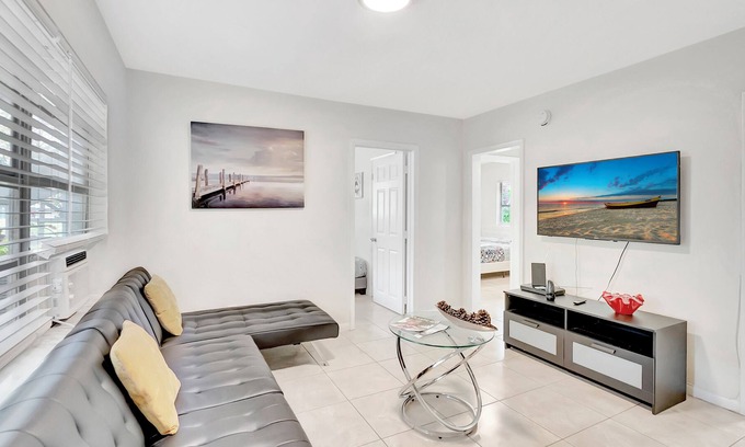 Delray Beach Cottage | Pet-Friendly Cottage Steps from the Atlantic with Spa Access