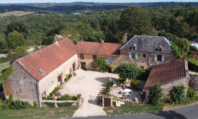 Saint-Genies Cottage | Guest Rated 10/10: Country Gîte with Pool Near Lascaux