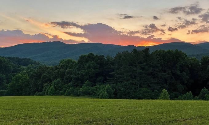 Elizabethton Other | Idyllic Country Retreat in the Appalachian Mountains - Rated 9.8