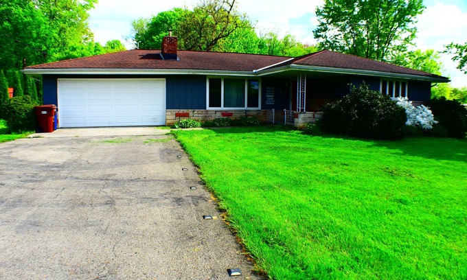 Grove City House | Idyllic Country Home with Upgraded Amenities & Pet-Friendly