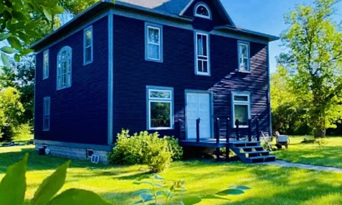 Pierce County House | Welcoming Country Victorian Farm House with Family Amenities