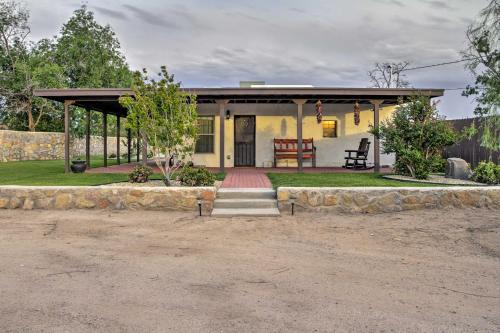 Mesilla House | Romantic Casita, Steps from Old Mesilla Plaza & Pet-Friendly