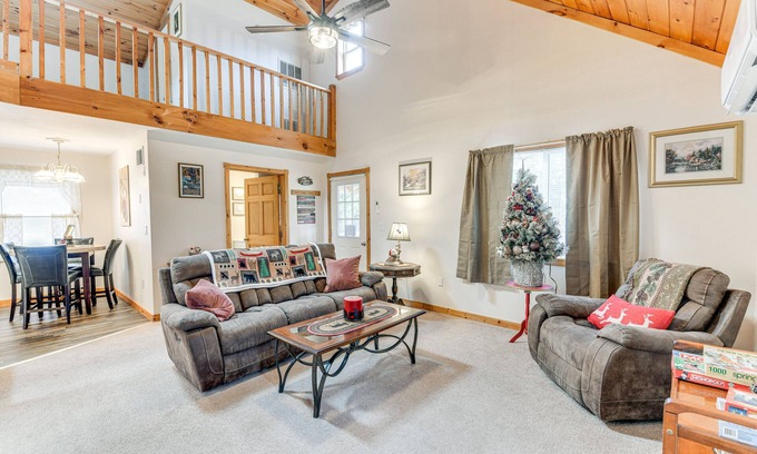 Peru Cabin | Inviting Cabin Retreat Near Lake Champlain with Spa & Breakfast