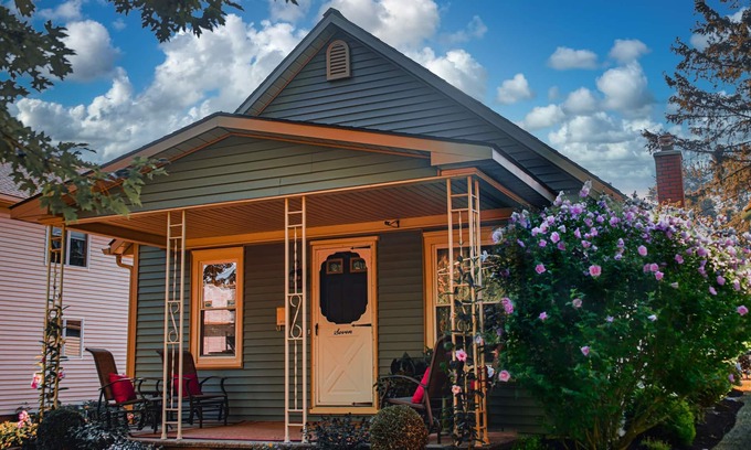 Wellsboro House | Cozy Retreat in Historic Wellsboro with Spa & Kitchen