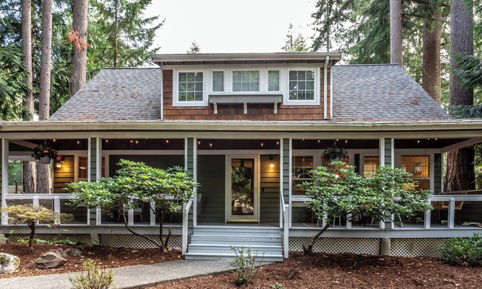 Sudden Valley Cottage | Cozy Cottage Minutes from Outdoor Adventures & Pool Access