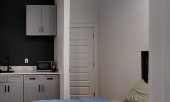 Cedar Crest House | Charming -Cozy private studio Bedroom!