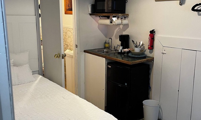 Marietta Apartment | Charming cozy studio with WiFi in lovely Marietta, NY