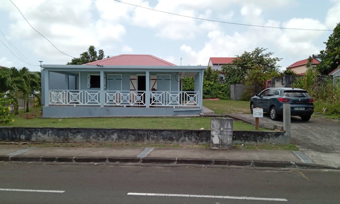 Saint-Louis House | Charming Creole house 30 m from a small beach for family vacations.