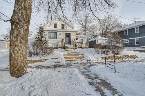 Crookston House | Welcoming Crookston Home Just Steps from Downtown!