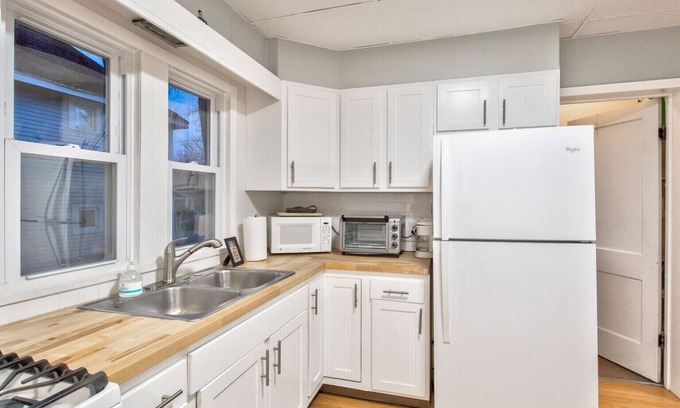 Southside House | Cozy Cuse Home Near Downtown & University, Pet Friendly
