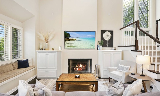 Corona del Mar House | Explore Dahlia Cottage: Oceanfront with Free Bikes & Pool