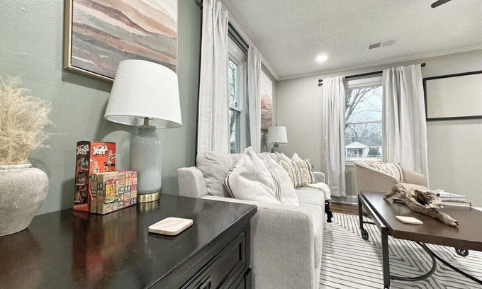 Decatur House | Pet-Friendly Decatur Haven: Top Rated Heartland Escape