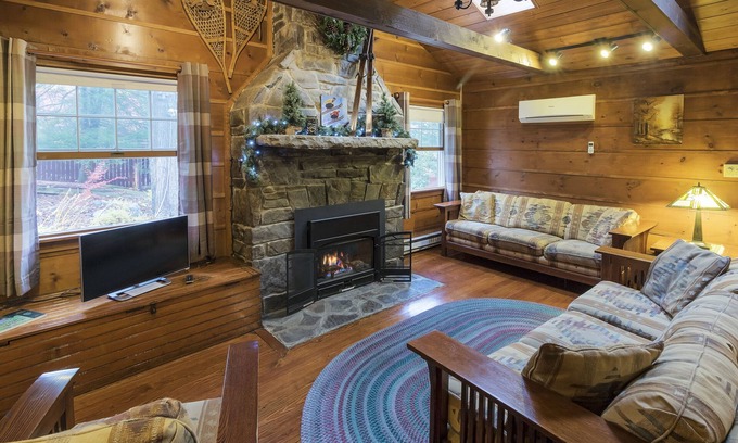 Jefferson Township Cabin | Pet-Friendly Mountain Cottage Near Hidden Valley & Seven Springs