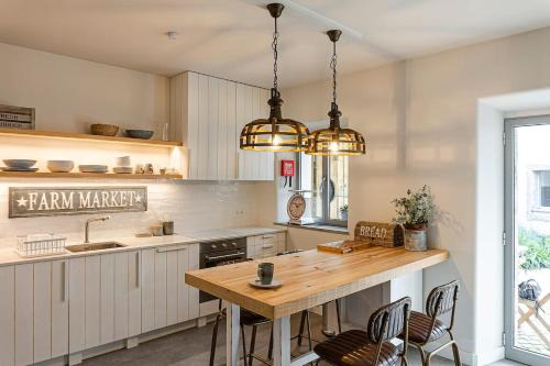 Palhais Apartment | Guest Rated 9.3: Design House in Montijo, Casa 41