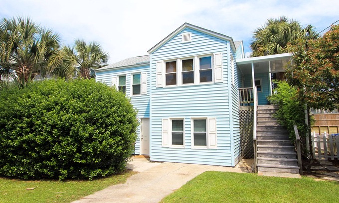 Isle of Palms Condo | Pet-Friendly Beach House with Ocean View & Pool Access