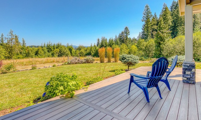 Sandy House | Charming dog-friendly home with mountain view, fireplace, & washer/dryer