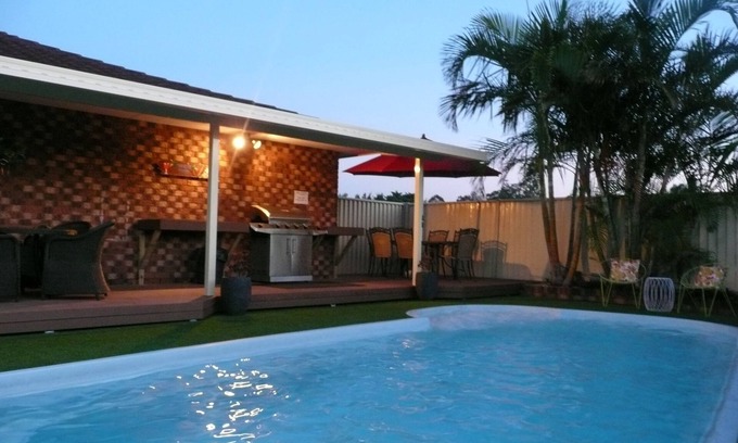 Woolgoolga Hotel | Pet-Friendly Motel with Mineral Pool & High Guest Rating 9/10