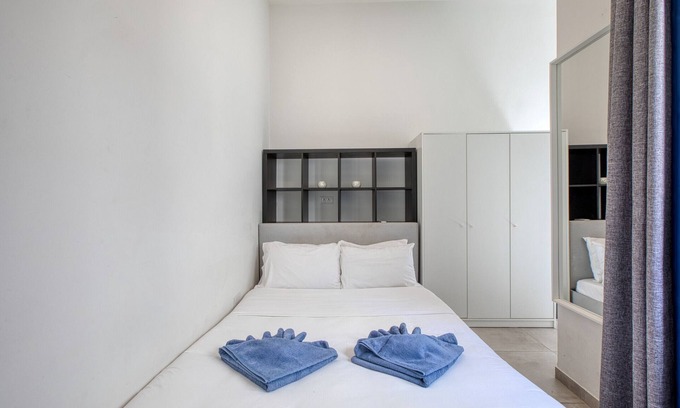 Cospicua Apartment | Charming double studio, shared sun terrace GOBLU-1