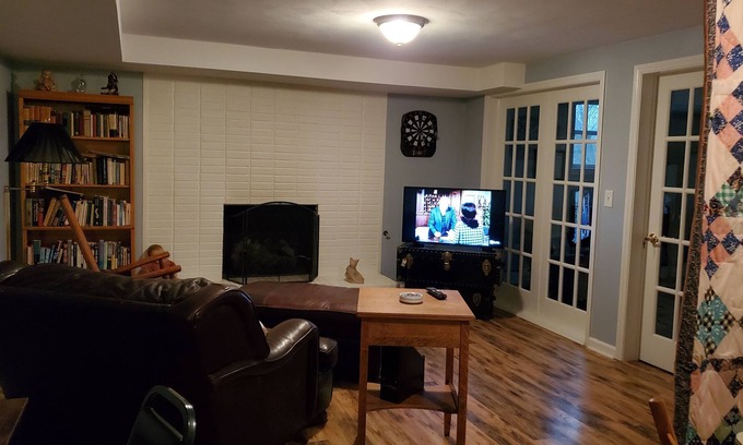 Cave Spring Apartment | Charming downstairs apt. Ideal for the business/healthcare traveler