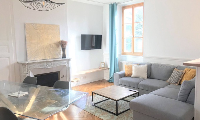 Auxerre Apartment | Ideal Downtown Apartment with Family-Friendly Amenities