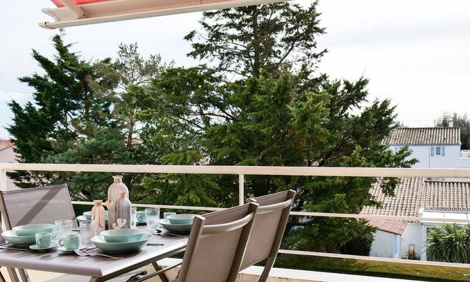 Bourgenay Apartment | Ideal Duplex with Pool Near Tanchet Beach, Rated 10/10