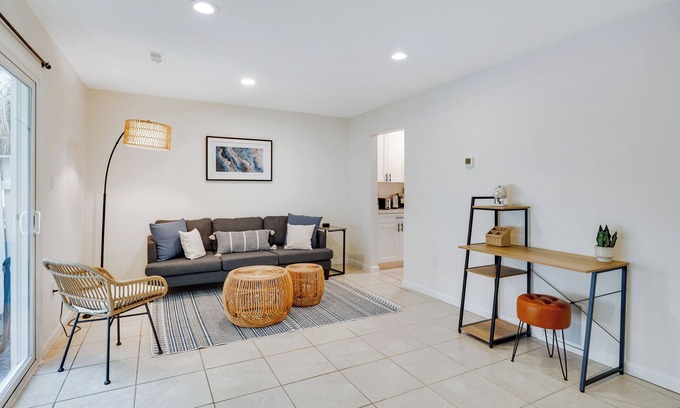 Herndon House | Charming Dulles Oasis 3bed/2.5ba/IAD Family/pet friendly