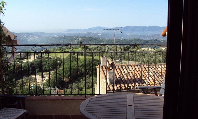 Chateauneuf-Grasse House | Elegant Duplex with Terrace & Panoramic Village Views