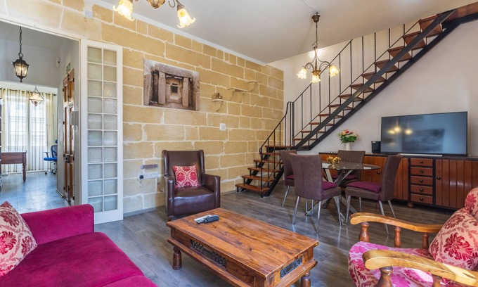 Tower Road Apartment | Exceptional Duplex Apartment in Central Sliema with Breakfast