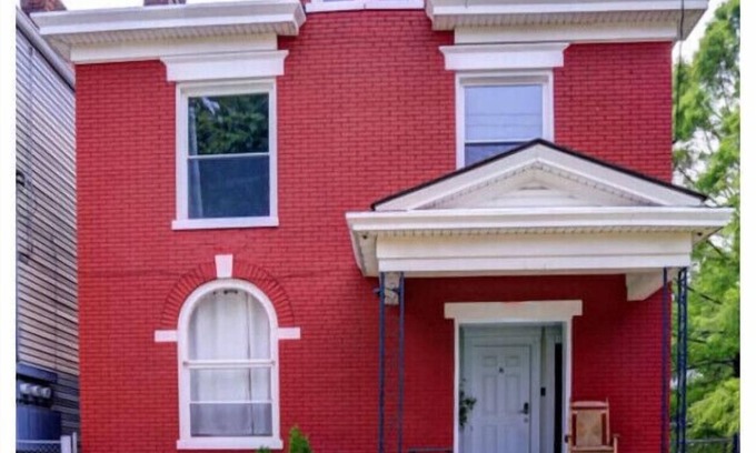 South Louisville House | Charming Duplex Near Churchill & UofL Unit A