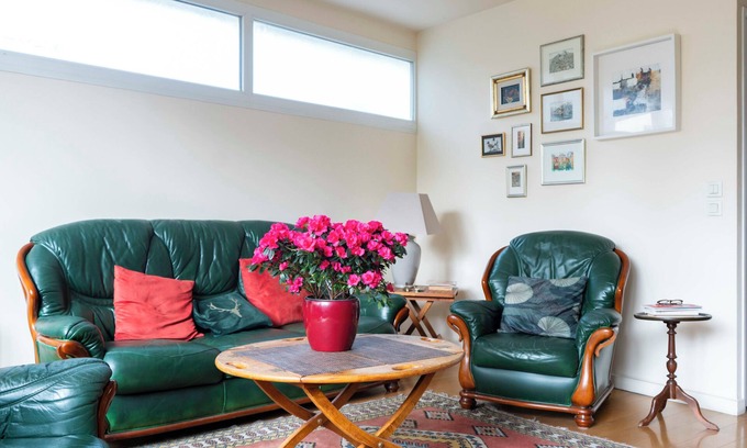 Quartier de la Maison-Blanche Apartment | Duplex with Two Balconies and Family-Friendly Amenities