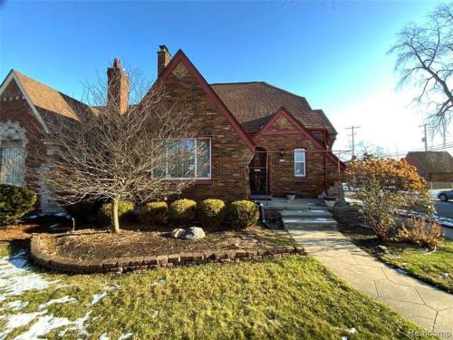 Detroit House | Inviting East English Village Home: Perfect Family Getaway