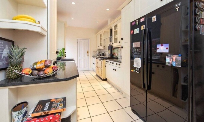Elstree House | Charming Edwardian 5 Bed House | London
