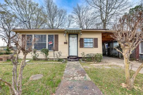 El Dorado House | Family-Friendly El Dorado Retreat Steps from Main Street