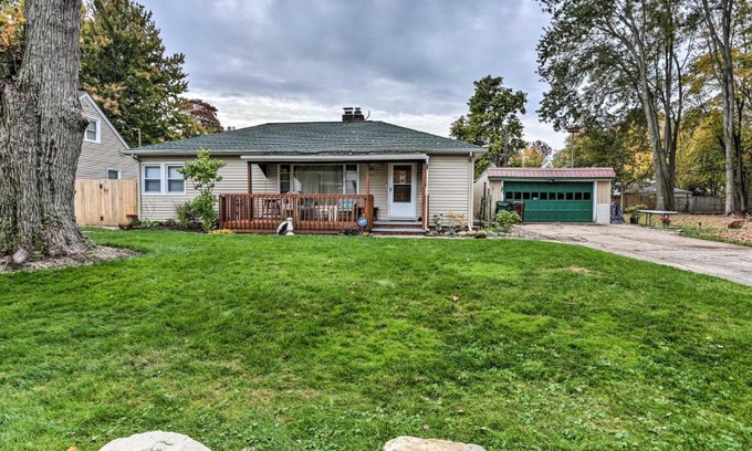Elyria House | Cozy Elyria Retreat Near Hiking Trails and Lake Access