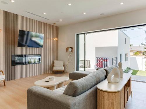 Encino House | Charming Encino Retreat w/Pool