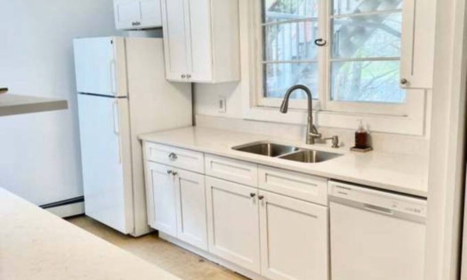 White Mills House | Charming Entire Main Floor with WiFi in downtown Hawley