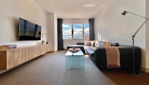 Castillejos Apartment | Inviting Eurobuilding Skyline Madrid with Pool & Family Fun