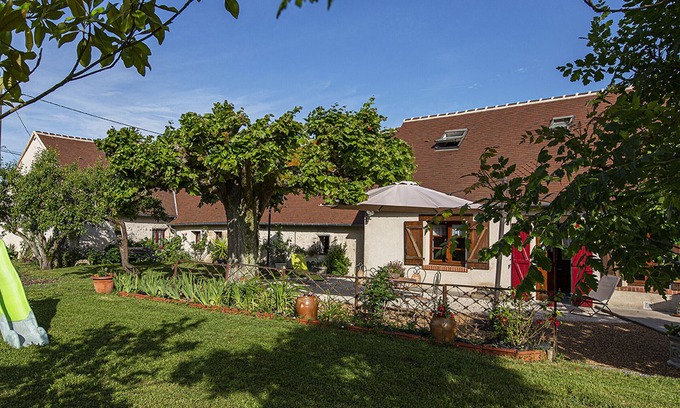 Cour-Cheverny Cottage | Family-Friendly Gite Cour-Cheverny with Spa and Kitchen