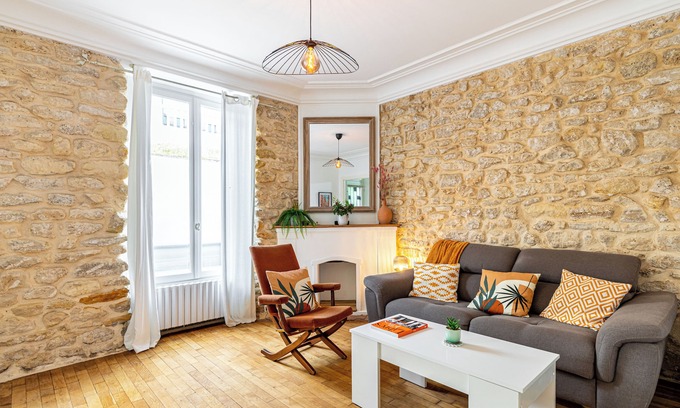 Arcueil House | Family Home with Private Garden - Perfect for Your Stay!