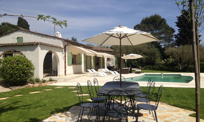 Valbonne Villa | Family Villa with Private Pool in Lush Garden Oasis