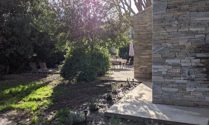 Clermont-l'Herault House | Idyllic Farmhouse Retreat for 4 with Spa and Ocean Views