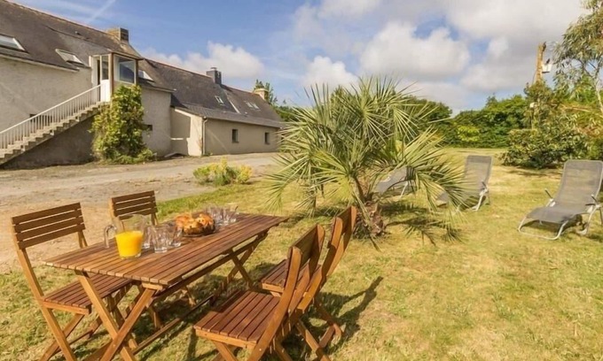 Mesquer Cottage | Cozy Gite Mesquer with Spa and Kitchen for 4 Guests