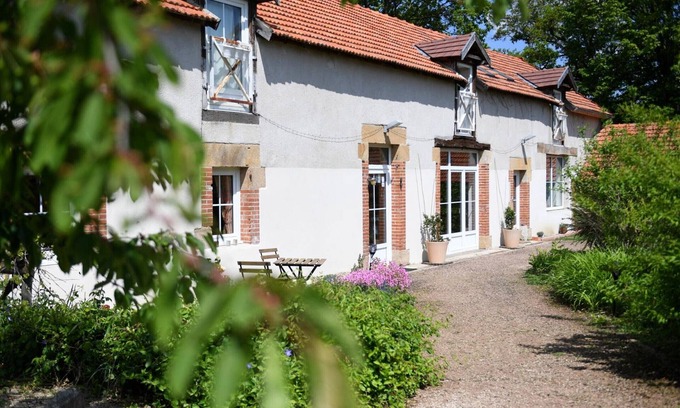 Gouise Cottage | Gite Gouise: Family-Friendly Retreat with Spa & Breakfast