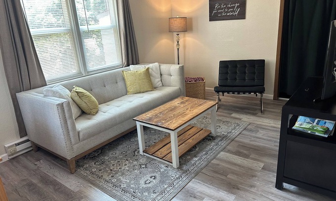 West Spokane Apartment | Highly Rated Finch Arboretum One Bedroom with Kitchen