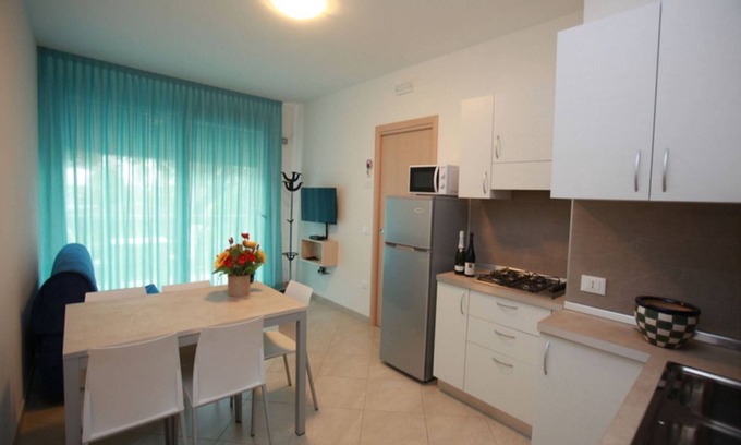 Rosolina Mare Apartment | Inviting Beachside Flat for 6 Guests with Great Amenities