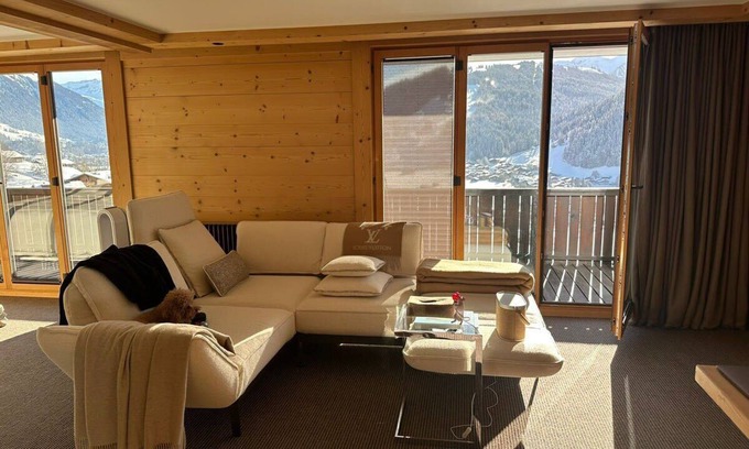 Saanen Apartment | Charming Flat in the Heart of Saanen