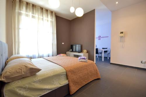 Vercelli Apartment | Cozy Flat in Vercelli with Child-Friendly Balcony Retreat