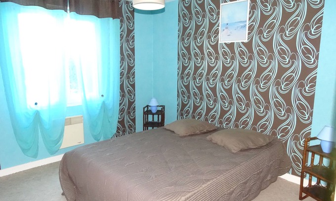 Bourcefranc-le-Chapus House | Cozy Holiday Home with Ocean View in Bourcefranc le Chapus