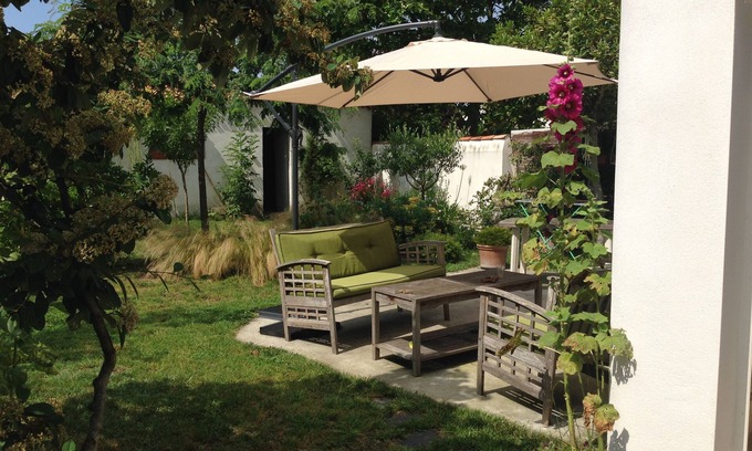 Le Grand-Village-Plage House | Grand Village House with Private Garden & Ocean Views