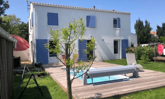 Cheray House | Relaxing Villa in Saint-Georges-d'Oléron with Private Pool